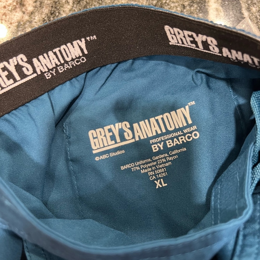 Grey's Anatomy 4 Pocket Bahama Scrub Pants - Picture 4 of 4
